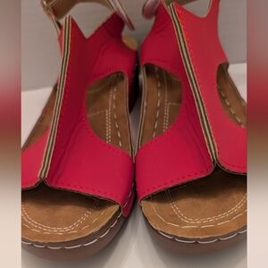 NWOT Chic  Pink Sandals for Women Size 8
